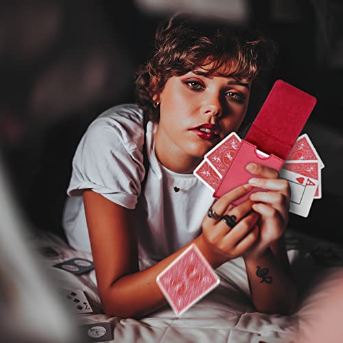 Luck Lab حافظة بطاقات اللعب الجلدية Luck Lab ذات مجموعة واحدة - تناسب بطاقات البوكر والجسر (أحمر نبيذي) - Image 4