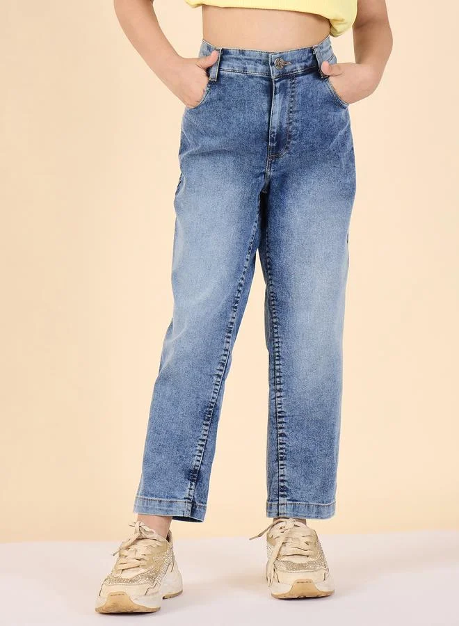 ستايلو بج بنطال جينز باهت بتفاصيل حمض مشطوف للبنات