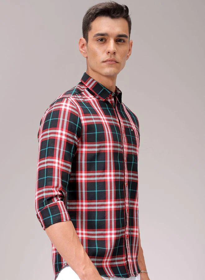 The Indian Garage Co Men Slim Fit Checkered Full Sleeves Cutaway Collar Casual Shirt