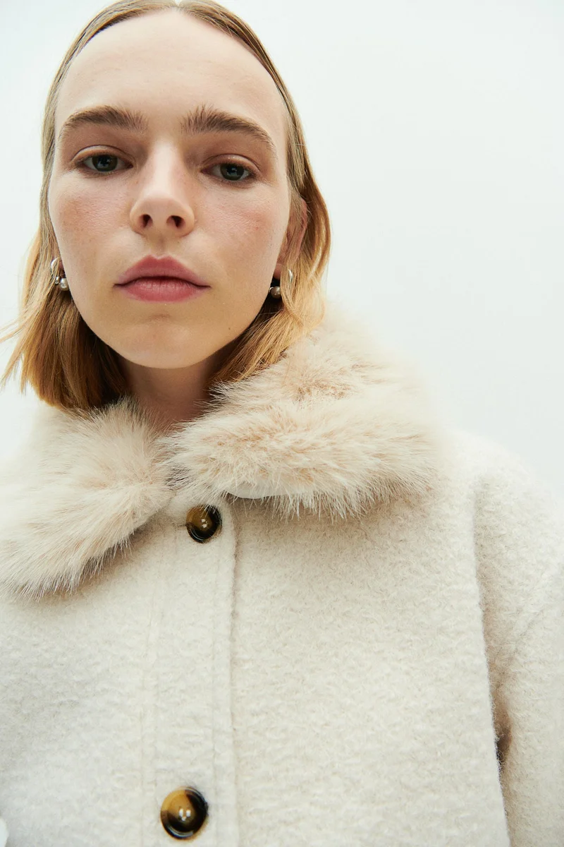 اتش اند ام Fluffy-collar twill jacket