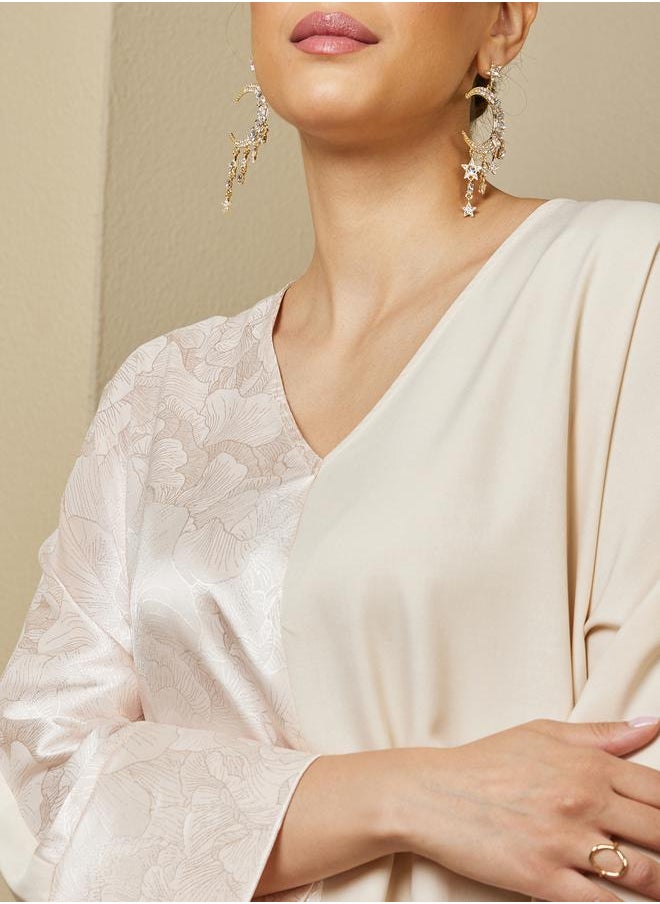 Styli - Jacquard Panel V-Neck A-Line Jalabiya - Image 1