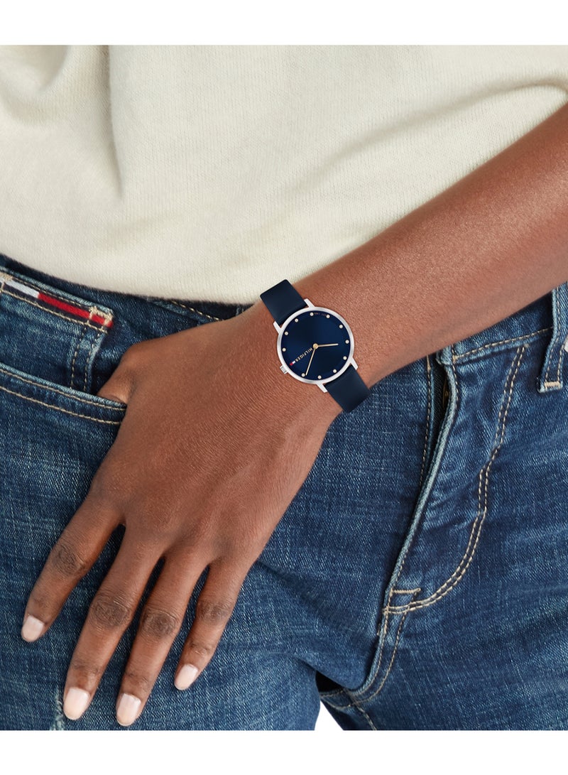 TOMMY HILFIGER ساعة يد نسائية دائرية بتصميم أنالوج بحالة بحرية - 1782764 - Image 4