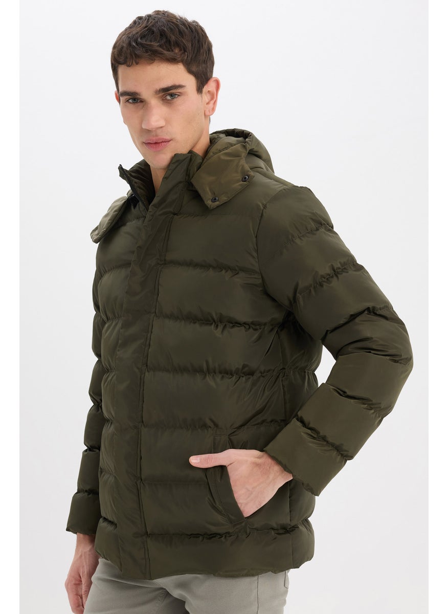 Man Regular Fit Hooded Zippered Snap Closure Puffer Jacket