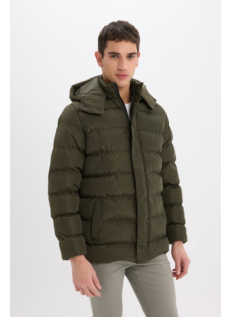Man Regular Fit Hooded Zippered Snap Closure Puffer Jacket