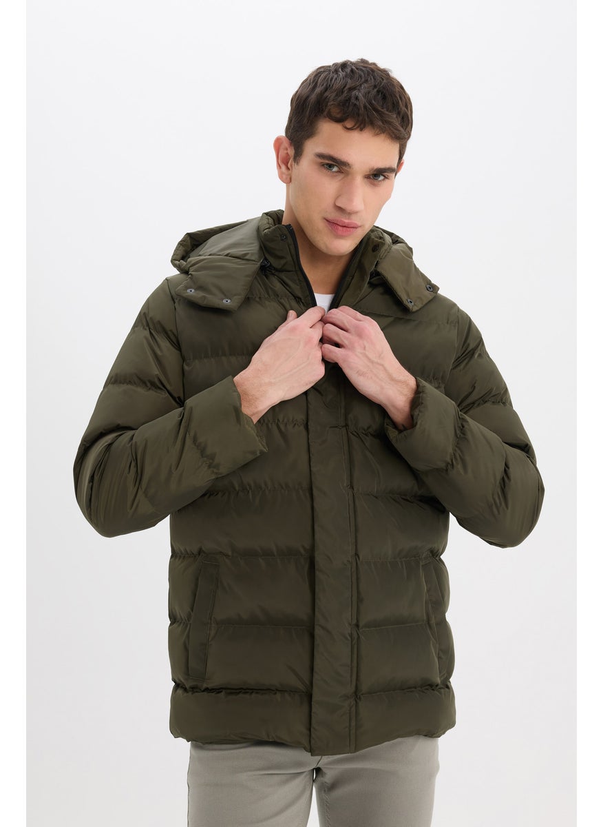 Man Regular Fit Hooded Zippered Snap Closure Puffer Jacket