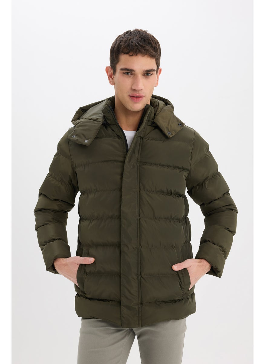 Man Regular Fit Hooded Zippered Snap Closure Puffer Jacket
