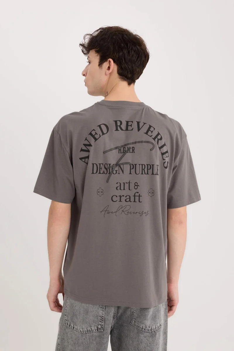ديفاكتو Comfort Fit Crew Neck Printed Short Sleeve T-Shirt