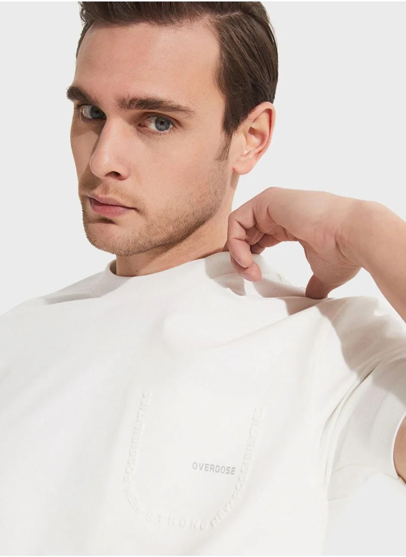 JUNE Essential Crew Neck T-Shirt
