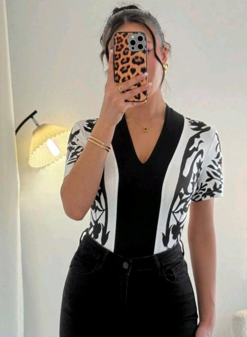 Shein SHEIN V-Neck Contrast Color Print Short Sleeve Women BLOUSE, Summer - Image 4
