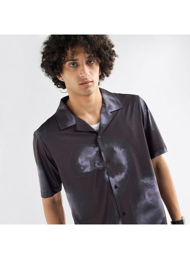 سبلاش فيڤ قميص بياقة كامب وأكمام قصيرة وطبعات - Image 4