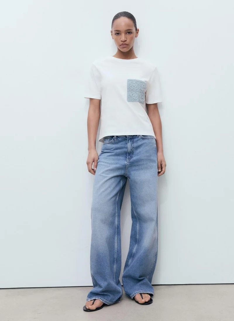 مانجو Short-Sleeved T-Shirt With Crochet Pocket
