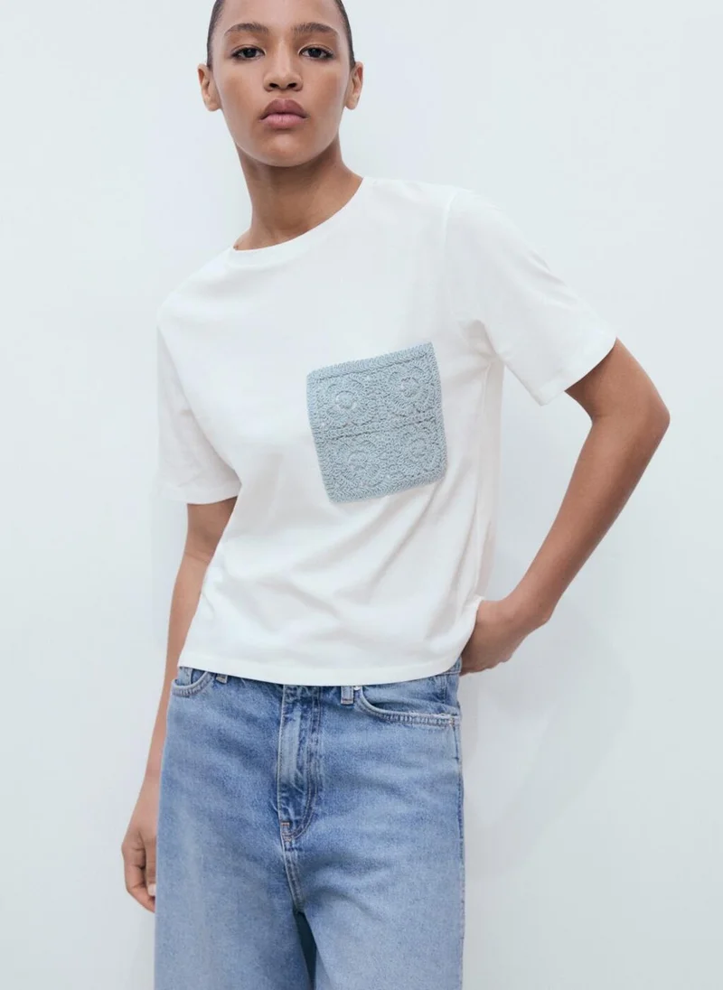 مانجو Short-Sleeved T-Shirt With Crochet Pocket