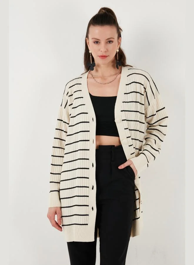 ليلا كارديجان ليلا محبوك بأزرار ورقبة على شكل حرف  للنساء