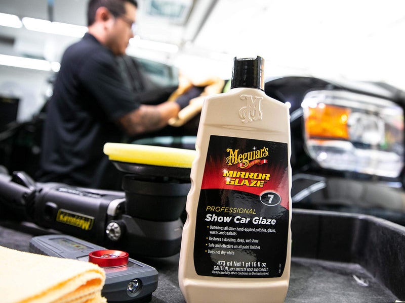 Meguiar's M0716 Mirror Glaze Show Car Glaze, Exceptional Polish Restores a Deep Wet Shine - 16 Oz Bottle - Image 2