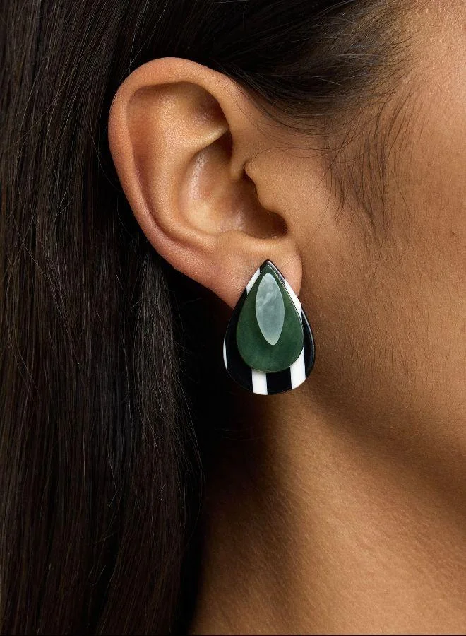 بارفوا أقراط بيضاوية مع خطوط من الراتنج متعدد الألوان