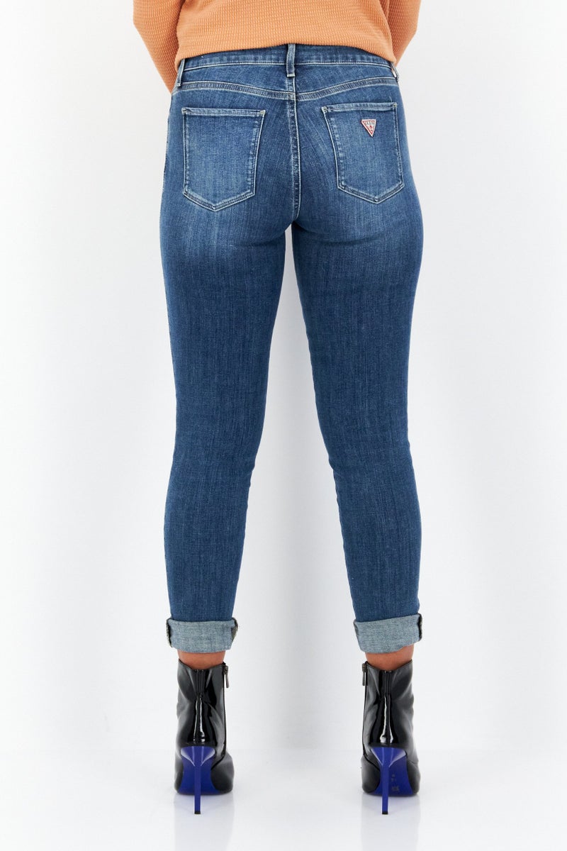 GUESS جينز دنيم ضيق للنساء بخصر متوسط قابل للتمدد، أزرق - Image 2