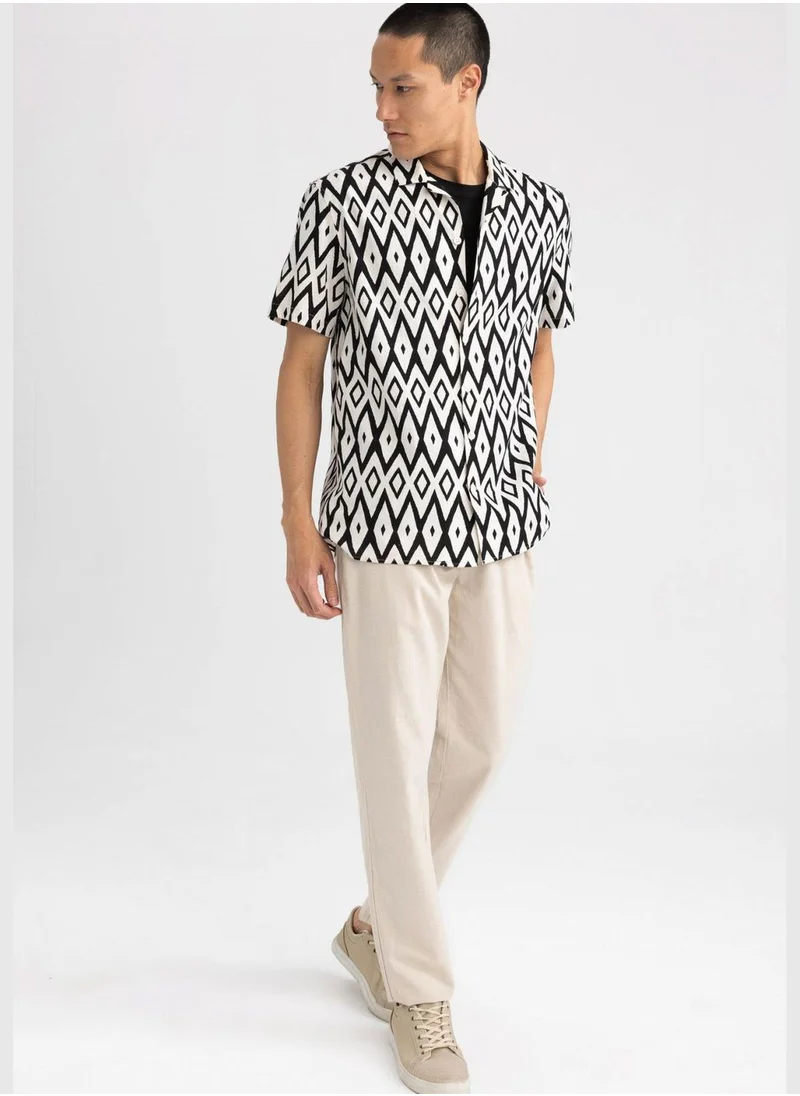 ديفاكتو Man Woven Short Sleeve Shirt