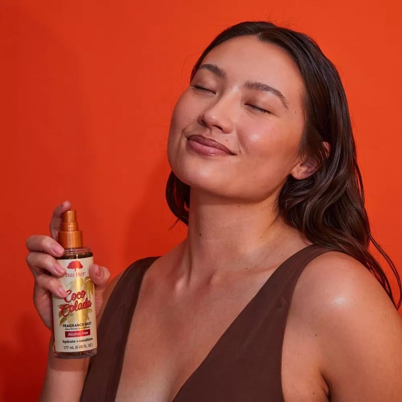 Tree Hut رذاذ عطر شجرة هوت كوكو كولادا | رذاذ للحصول على شعور منعش أو طبقه مع عطورك المفضلة | رذاذ جسم متعدد الاستخدامات | 6 أونصة سائلة - Image 1
