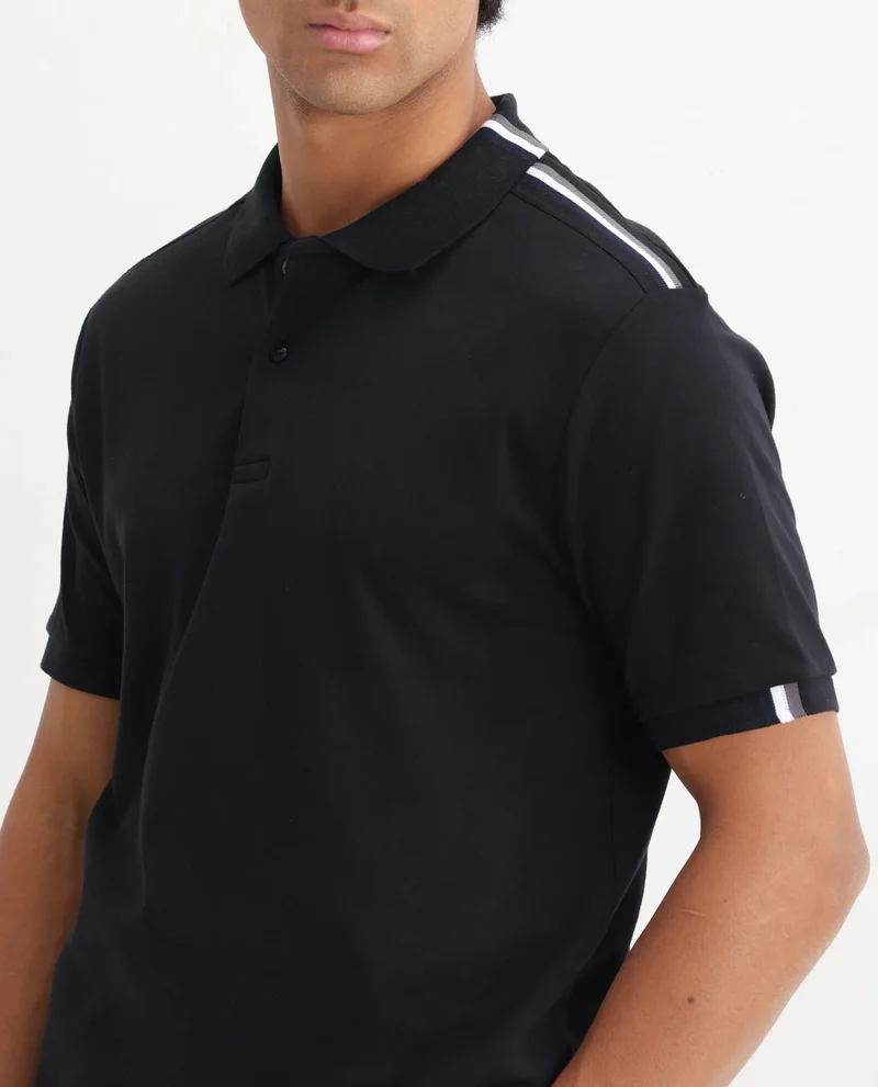 Rare Rabbit Men's Contrasting Collar And Sleeve Solid Polo