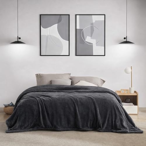 Goyal's Ultra Soft Flannel Sherpa Blanket for AC Room, Mild & Heavy Winter Use | Double Bed Reversible Plush 500GSM Blanket 85 x 90 Inches | Thick Warm Cozy Dual Layer Microfibre Throw - Grey - Image 4