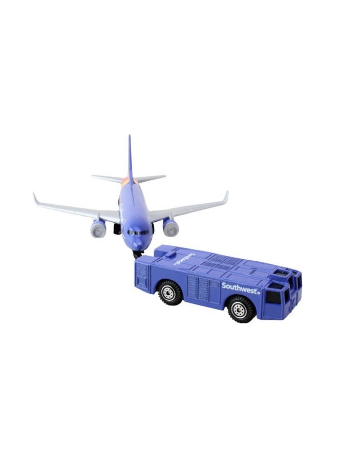 Daron Southwest Airlines Airport Playset with Die-Cast Metal Model Airplane with Plastic Parts, Cars and Transportation Toys for Kids Ages 3+ - Image 5