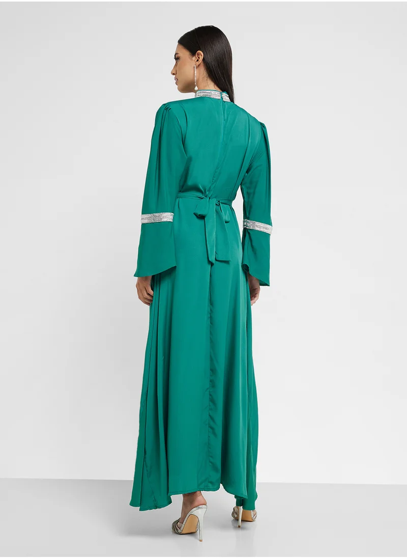 هيا كلوزيت High Neck Flared Sleeve Dress