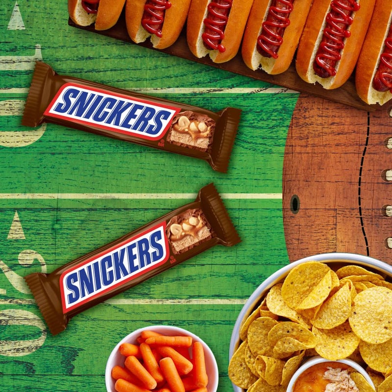 SNICKERS NFL Football Full Size Chocolate Candy Bars, Caramel Chocolate for Parties, Tailgating, or Game Day Snacks, 11.16 oz Bag (Pack of 6) - Image 5