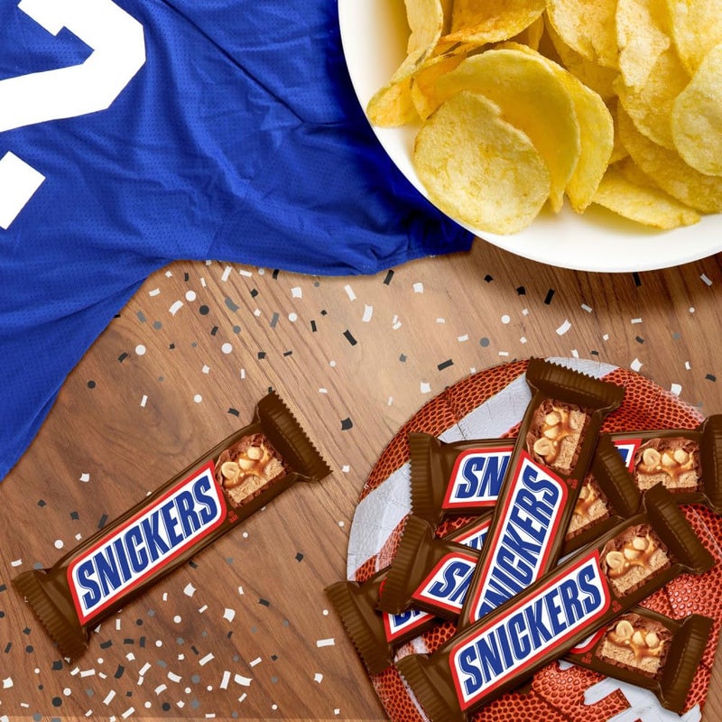 SNICKERS NFL Football Full Size Chocolate Candy Bars, Caramel Chocolate for Parties, Tailgating, or Game Day Snacks, 11.16 oz Bag (Pack of 6) - Image 4