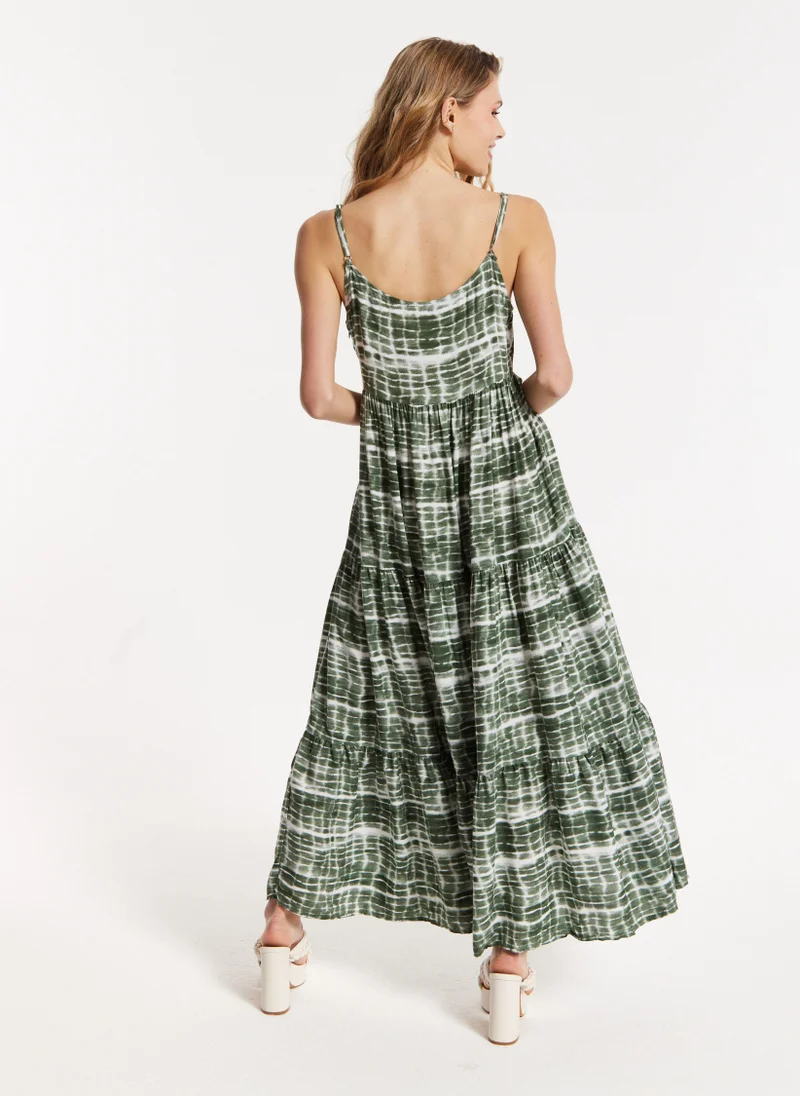 Liquorish فستان ماكسي بتأثير الصباغة باللون الكاكي