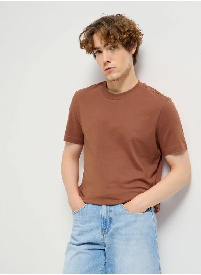 THE BEAR HOUSE Men's Solid Crew Neck Relax Fit T-Shirt Perfect For Casual Wear, Gym, Travel, Or Layering Stylish And Versatile Essential For Every Wardrobe