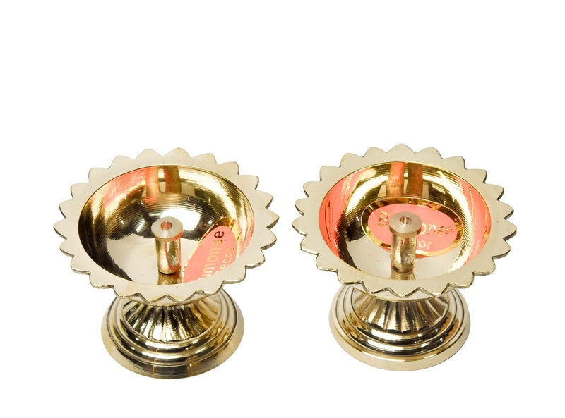 Bhimonee Decor | Pure Brass Sunflower Deep | Deepak | Diya for Pooja Purposes | 1.8 Inches | 130 gm | Traditional Brass Lamp for Home Temple & Religious Ceremonies - Image 2