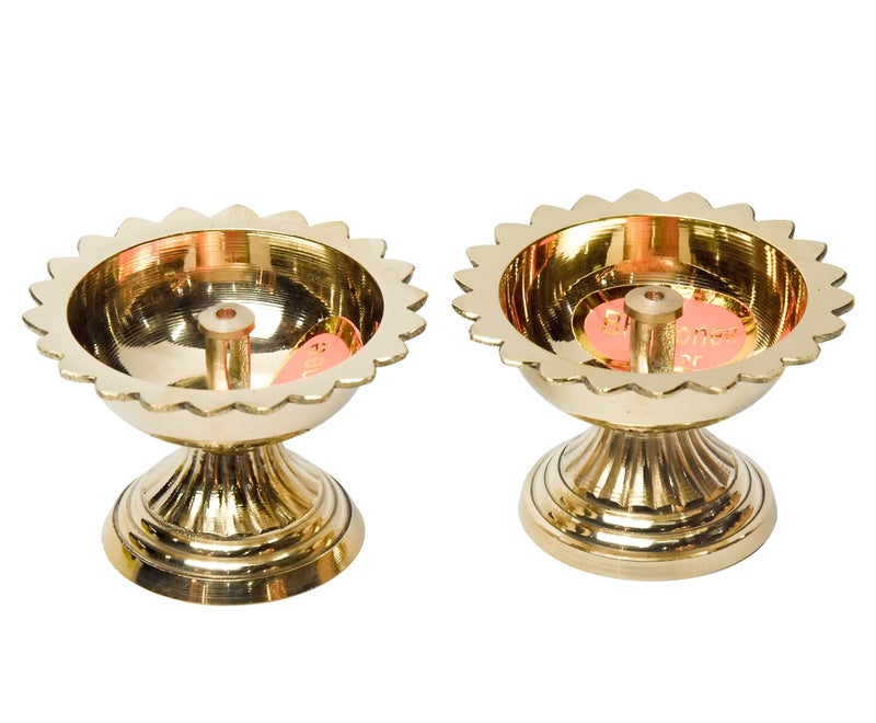 Bhimonee Decor | Pure Brass Sunflower Deep | Deepak | Diya for Pooja Purposes | 1.8 Inches | 130 gm | Traditional Brass Lamp for Home Temple & Religious Ceremonies - Image 1