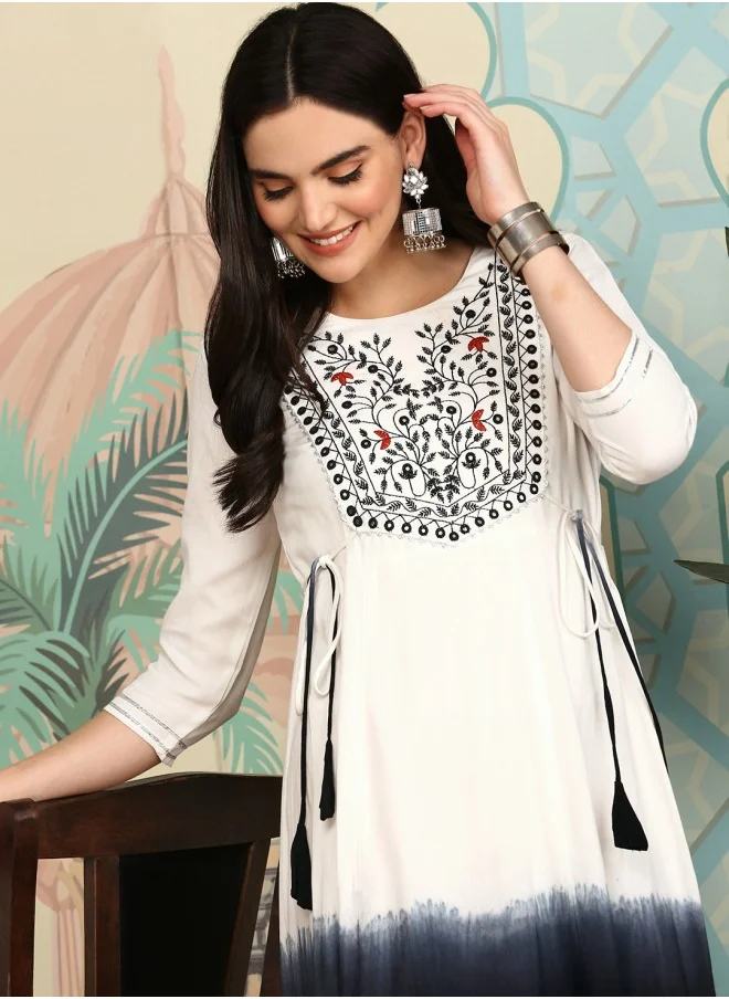 آي شين Geometric Printed Three-Quarter Sleeves Round Neck Thread Work Kurta