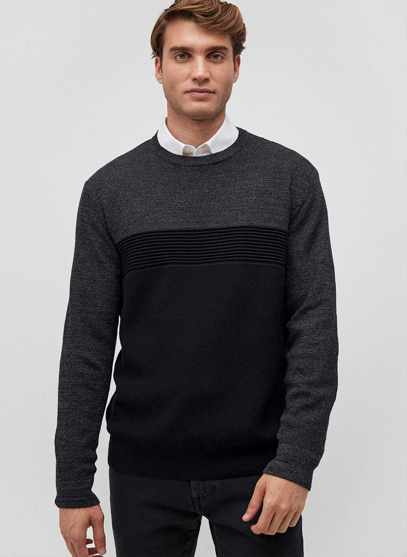 مافي Color Block Crew Neck T-Shirt