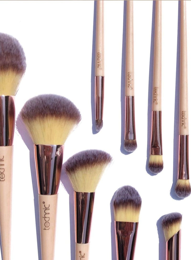 Technic Fluffy Eyeshadow Brush - Image 3