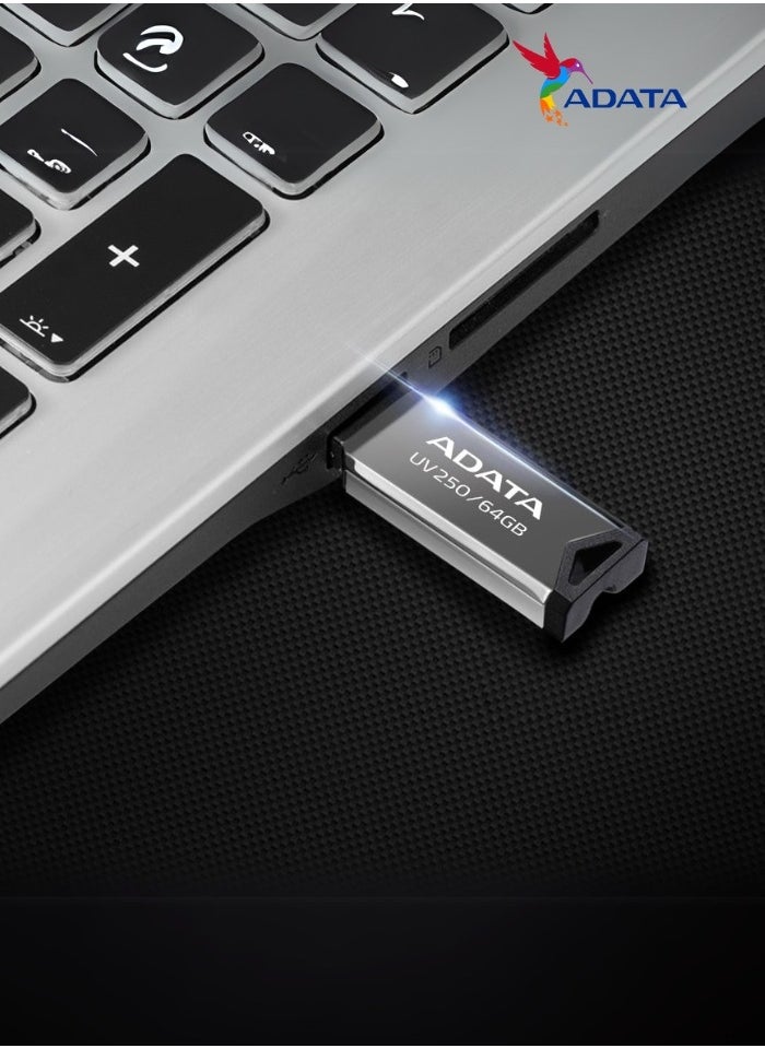 أداتا - UV250 كلاسيك | محرك فلاش USB 2.0 سعة 64 جيجابايت | معدن الفضة | نقل بيانات خفيف الوزن وسريع - Image 1