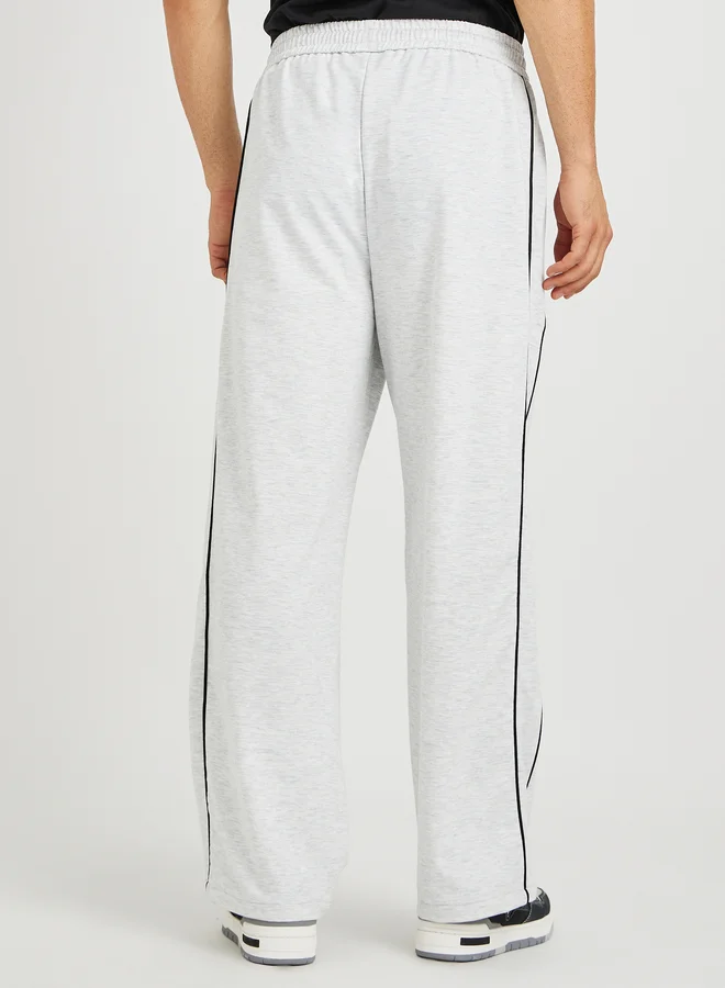 Styli Styli Solid Straight Fit Open Hem Joggers with Piping Detail