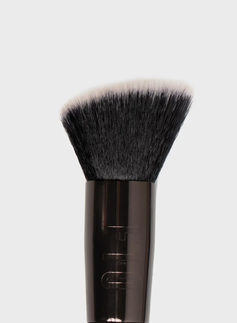 Max Factor Pro Foundation Blender Brush F10 by Mashael Ajeel
