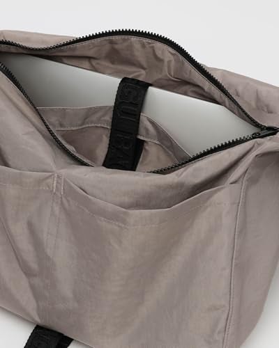 BAGGU Nylon Messenger Bag - Dove - Image 3