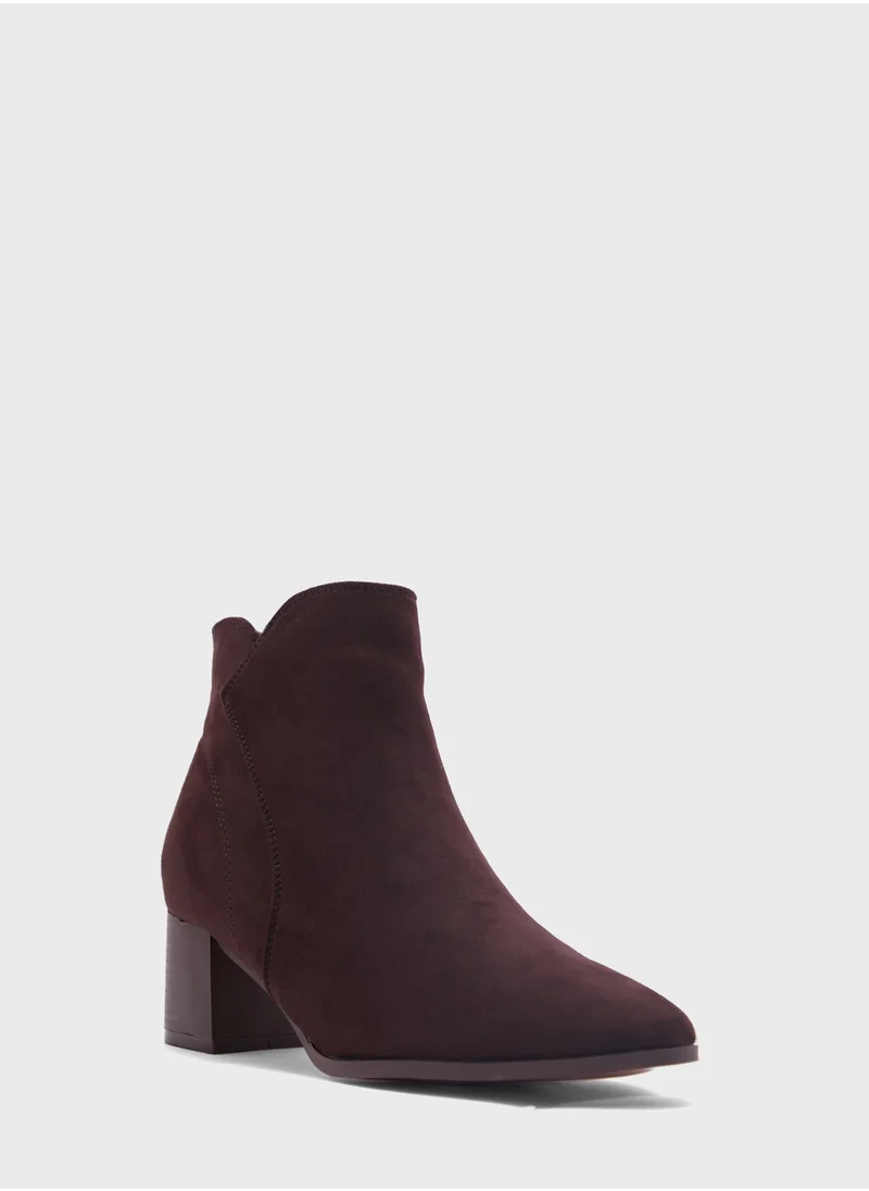 ايلا Suede Cowboy Boots