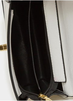 Styli Chain Strap Crossbody Bag  - Image 4