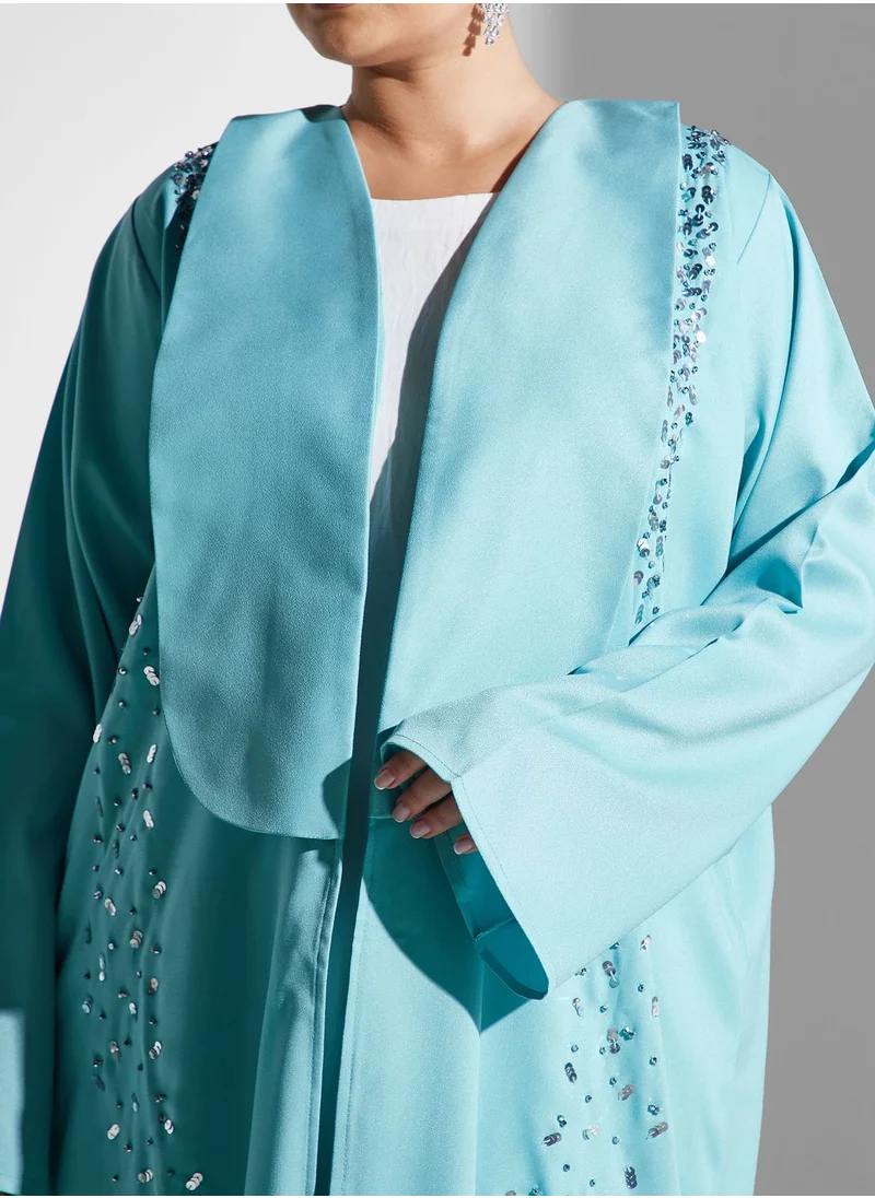Khizana Plus size embellished detail abaya with sheila