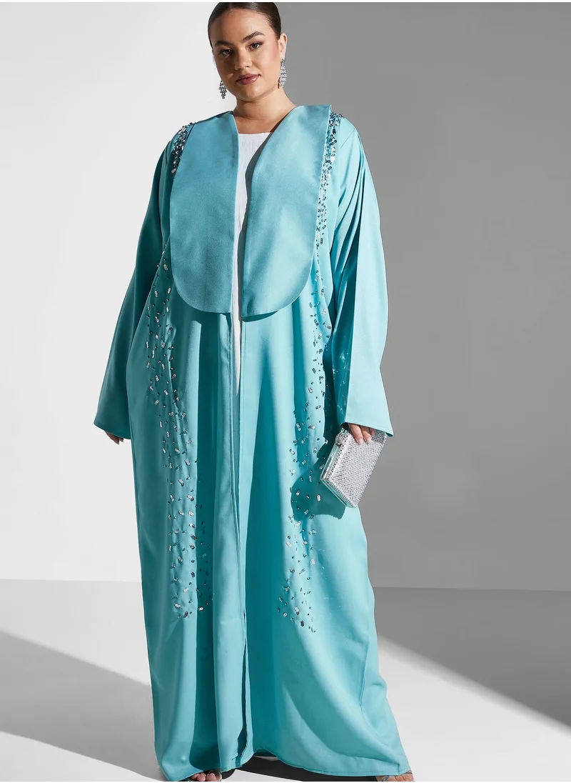 Khizana Plus size embellished detail abaya with sheila