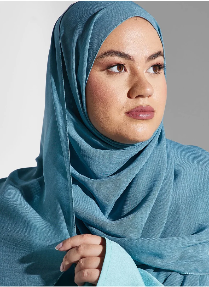 Khizana Plus size embellished detail abaya with sheila