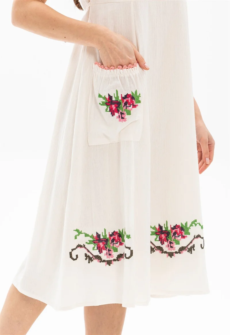 اليش شيل بيزي Embroidered Sleeveless Dress