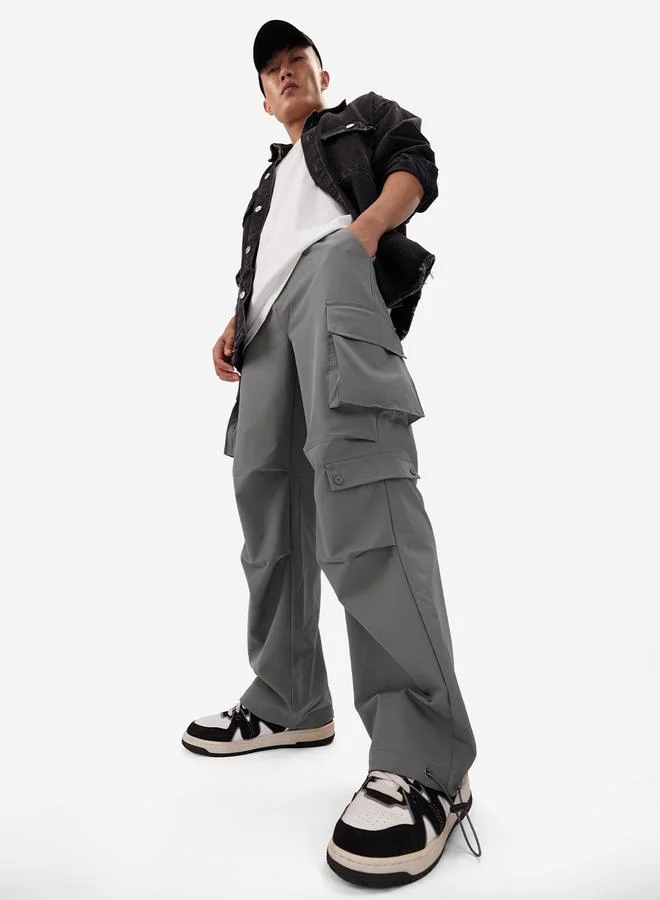 ذا سوليد ستور بنطال باراشوت بجيوب كارجو