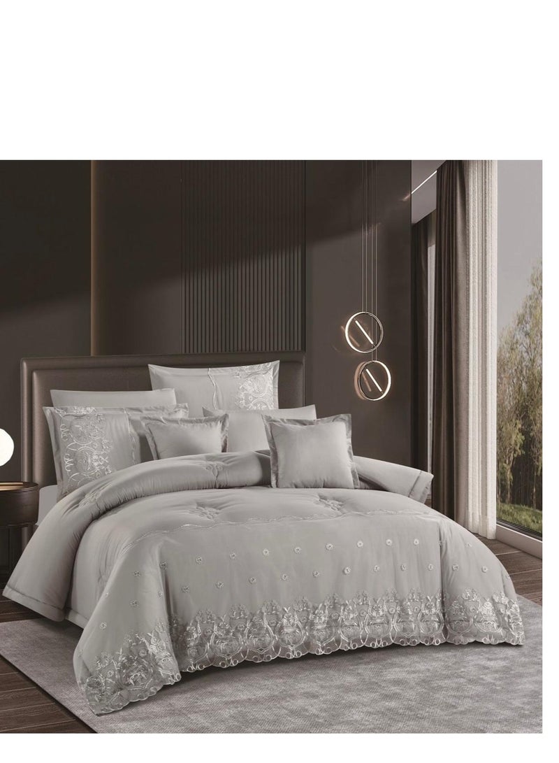 Double bedspread, a luxurious summer comforter set that adds beauty to your room decor.