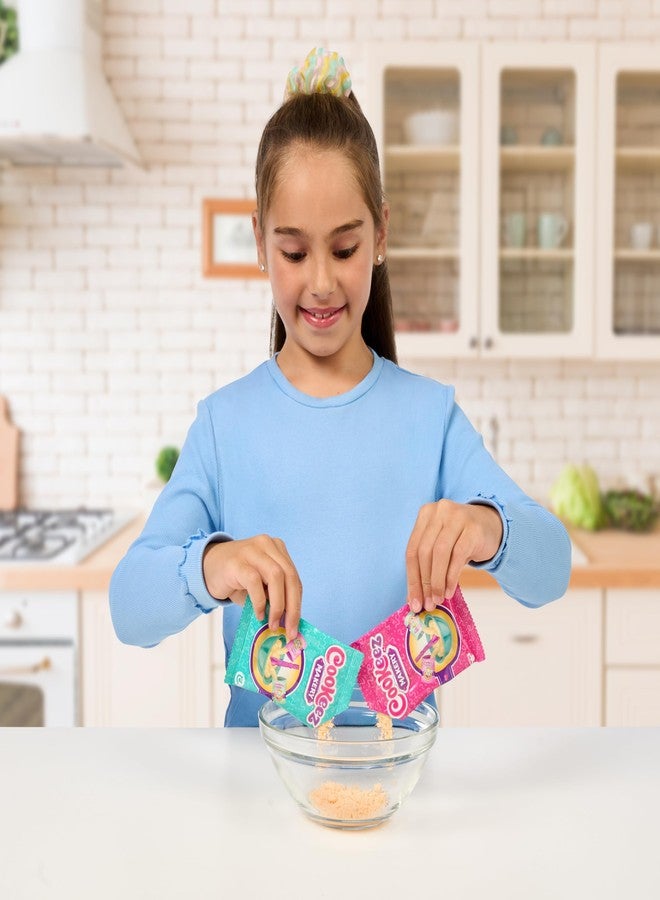 Cookeez Makery فرن حلوى الحفلات من كوكيز ميكري، امزجي مزيج العناق يا صديقتي! سخني مزيج العجين واصنعي كعكة عيد ميلاد تفاعلية دافئة وعطرة، ما هي الحلوى التي ستختارينها؟ - Image 4