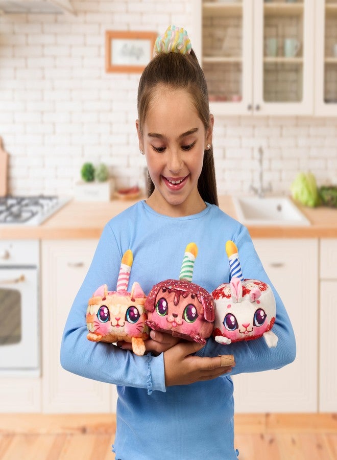 Cookeez Makery فرن حلوى الحفلات من كوكيز ميكري، امزجي مزيج العناق يا صديقتي! سخني مزيج العجين واصنعي كعكة عيد ميلاد تفاعلية دافئة وعطرة، ما هي الحلوى التي ستختارينها؟ - Image 3