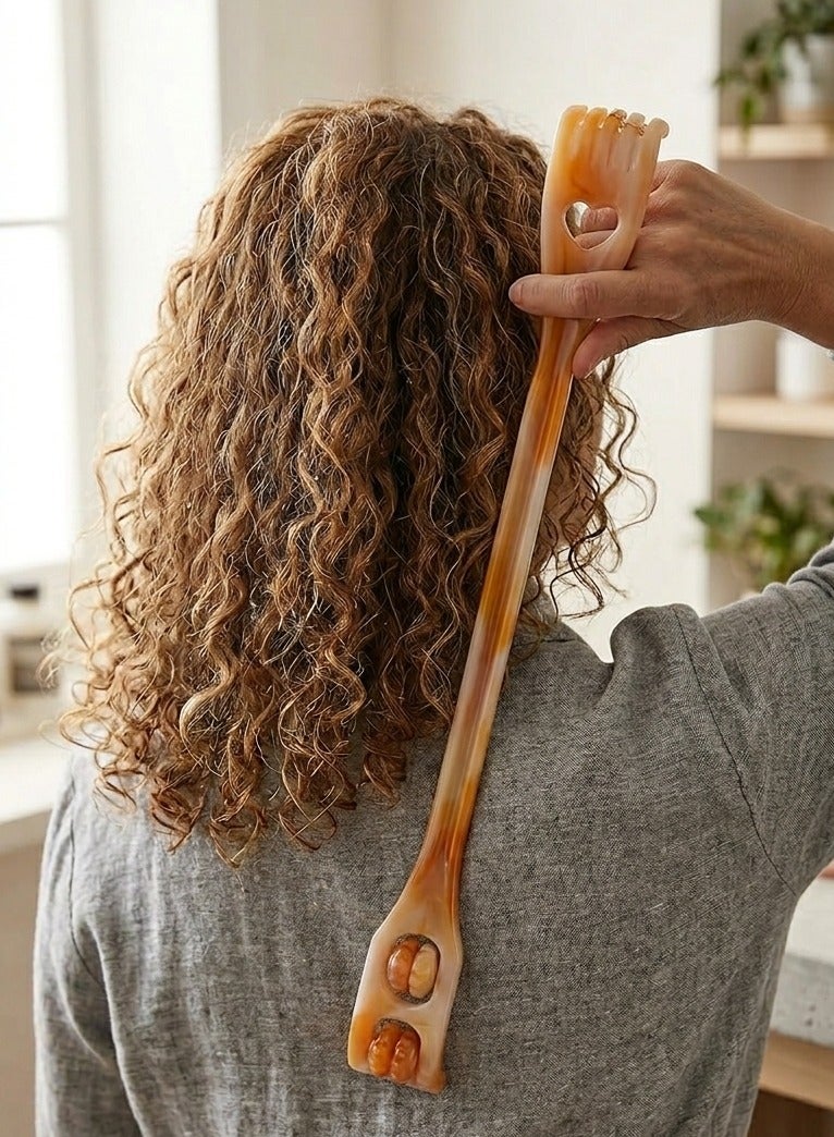 أداة حك الظهر 2 في 1 مزودة بأسطوانتي تدليك، مقبض طويل، بلاستيك خفيف الوزن، 45 سم، قبضة مريحة للاستخدام المنزلي - Image 1